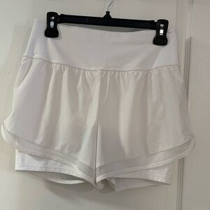 Xersion workout shorts, gently used and in great condition Size. M